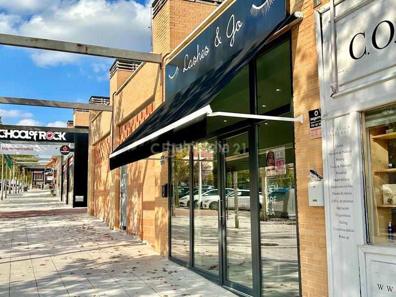 Foto 5a709cec-4d7e-4950-8917-93e6f784e884. Traspaso local comercial en isabel de farnesio 25 traspaso de franquicia en Boadilla del Monte