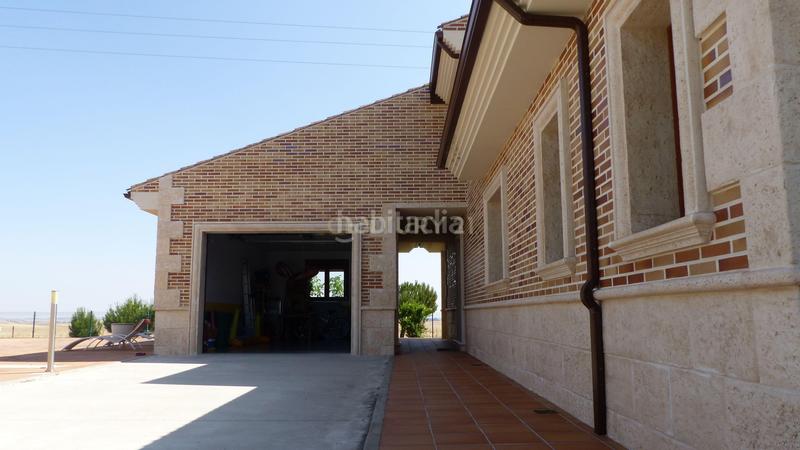 Foto 05e81316-8add-4db1-bb16-758024c0ecb7. Casa amb aparcament piscina a Sigeres