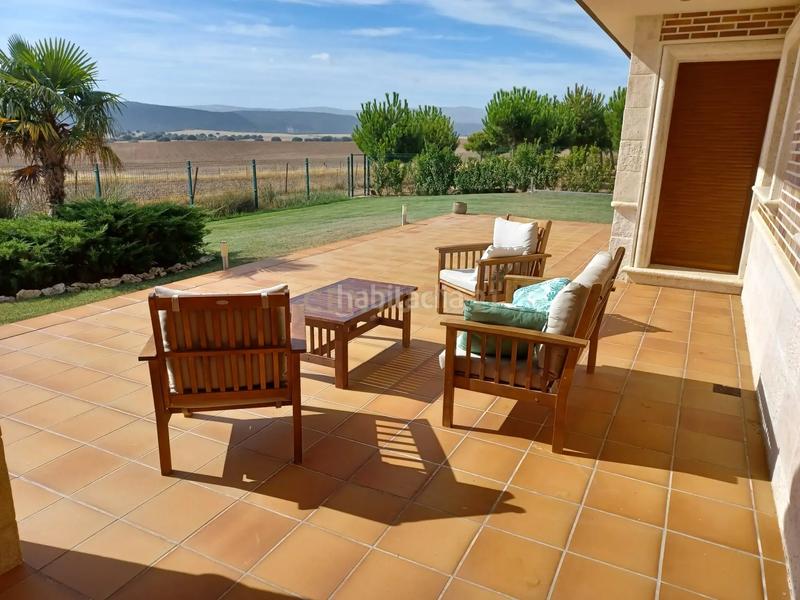 Foto 210d9e8a-2d07-4355-ad55-df576f5a0617. Casa amb aparcament piscina a Sigeres