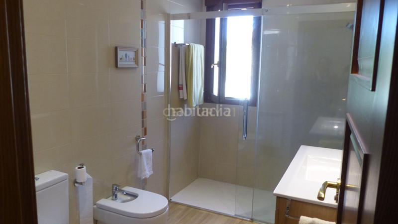 Foto 3ca6cf87-677b-4922-a30f-c13a60eaee98. Casa amb aparcament piscina a Sigeres