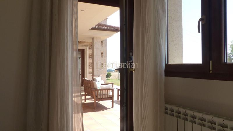 Foto 3cce916f-eb44-456a-b2f5-35c12249a178. Casa amb aparcament piscina a Sigeres