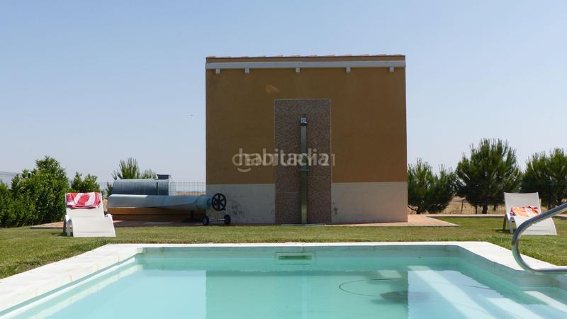 Foto 3e0a5775-d66a-4e4a-be90-23f3c9badb25. Casa amb aparcament piscina a Sigeres