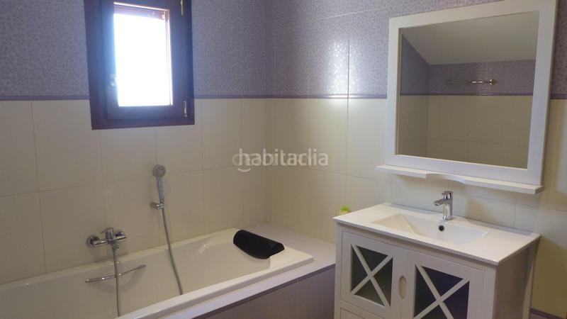 Foto 5ec60bc4-7e79-4979-875e-4ac842554e0d. Casa amb aparcament piscina a Sigeres