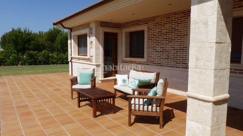 Foto 644e6b6d-fa9b-4611-8f46-d2ab7fc8e91a. Casa amb aparcament piscina a Sigeres