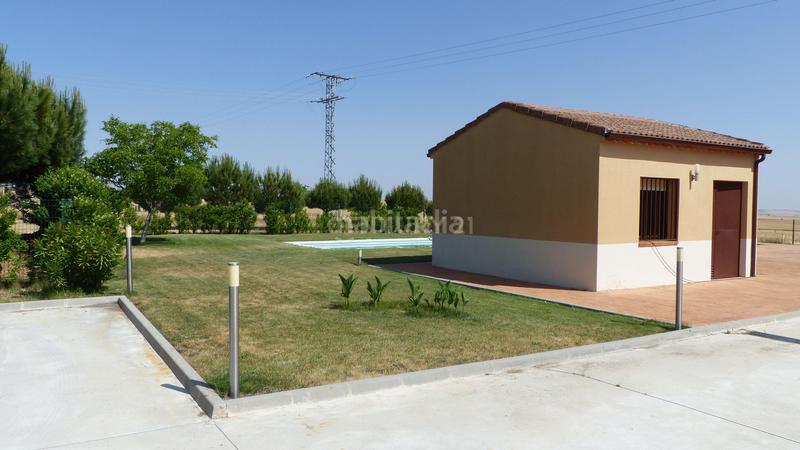 Foto 8a680f03-8163-43f1-8de5-55eff574b81c. Casa amb aparcament piscina a Sigeres