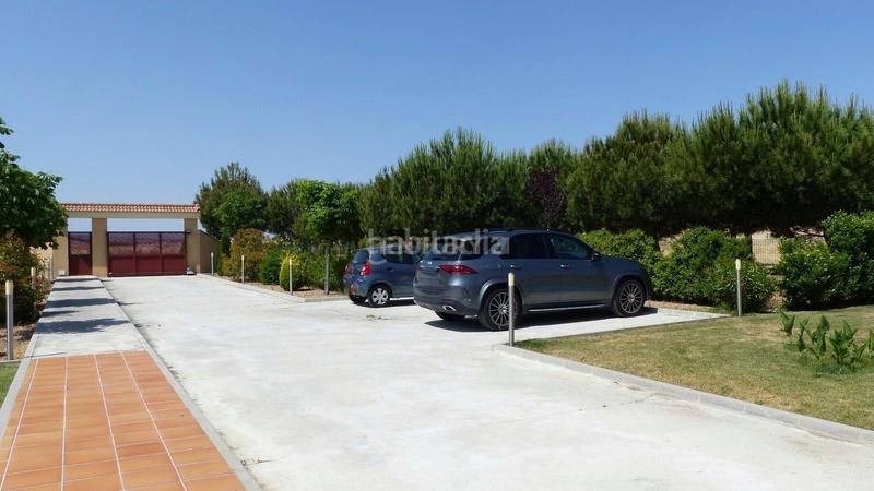 Foto b24c5a4c-837b-41fc-9155-103078e1fbae. Casa amb aparcament piscina a Sigeres