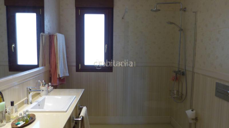 Foto b92365e3-3c42-418f-a74c-5a5c9202ff6b. Casa amb aparcament piscina a Sigeres