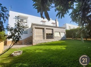Haus  Cl alcazar 10 espartinas (sevilla). Chalet independiente en urbanización privada alquería de almanzo