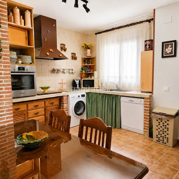 Foto 677ec3ab-5f3b-460c-8702-c308ec194868. Casa a Erustes