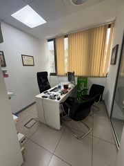 Miete Büro in Calle puerto de los leones, 2, majadahonda, spain. Despacho funcional y amueblado en majadahonda, cerca del centro.