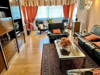 Flat in Alameda de Osuna. Estupenda vivienda en la alameda de osuna