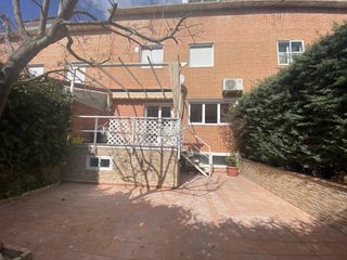 Affitto Chalet  Écija 63. Chalet en las rozas de madrid con jardín y servicios premium