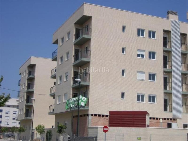 Foto eca9757f-f65c-4228-8bb0-ce594c1663c8. Lloguer local comercial a calle del dieciséis de julio 31 a Zaragoza