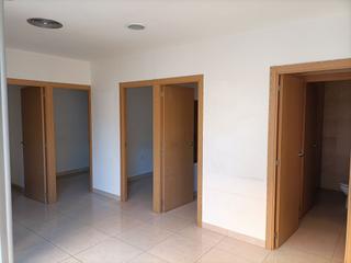 Business premise in Calle de Benito Pérez Galdós 2