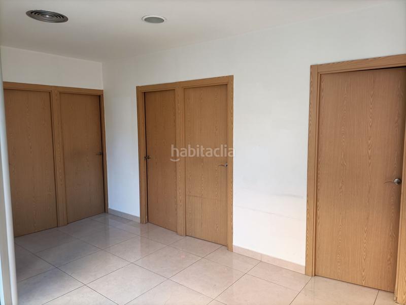 Foto 4fa2467f-fd61-4258-a8e4-6868a2277703. Lloguer local comercial a calle de benito pérez galdós 2 a Utebo