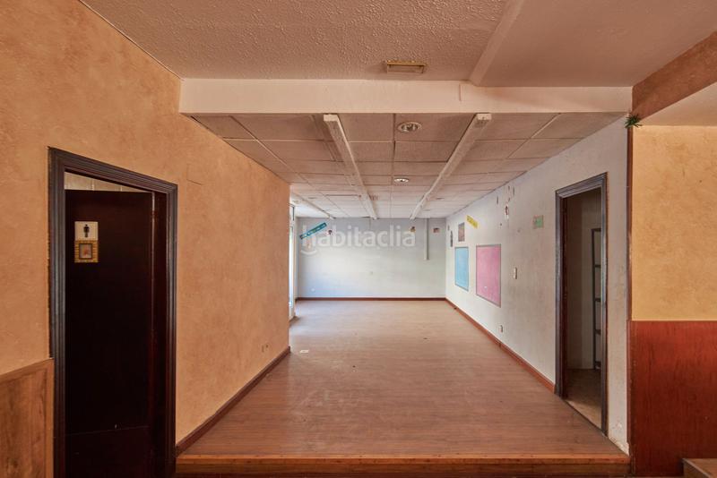 Foto 878952ec-ed94-416d-b3a9-07a3c9a6e054. Lloguer local comercial a calle de antón garcía abril 37 a Zaragoza