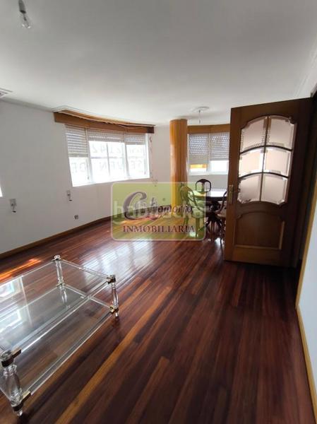Foto 135cc63d-f21d-4c75-b253-1b9dcb0b2443. Appartamento con riscaldamento in Centro Ferrol