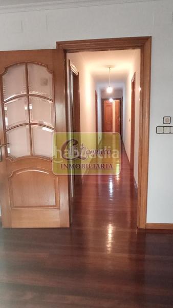 Foto ce2e17c2-b3a9-4ea7-b1ed-f39cd43737bd. Piso en Centro Ferrol