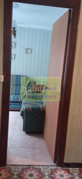 Foto b07546c2-6953-4cbc-84da-40300f5bfc34. Casa amb calefacció aparcament a A Malata - Catabois - Ciudad Jardín Ferrol