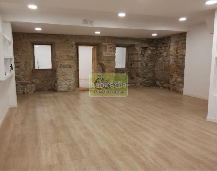 Foto ddeffd2a-b78a-4009-93c0-a24cf466b193. Business premise with heating in Centro Ferrol