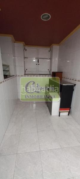 Foto c324ed7d-676e-4ee9-aa68-ee08ff20f40c. Locale commerciale in Canido Ferrol