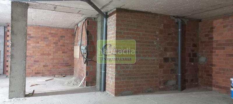 Foto 2d852701-1b98-4ac9-85dc-0ba82107950c. Alquiler local comercial en A Gándara Narón