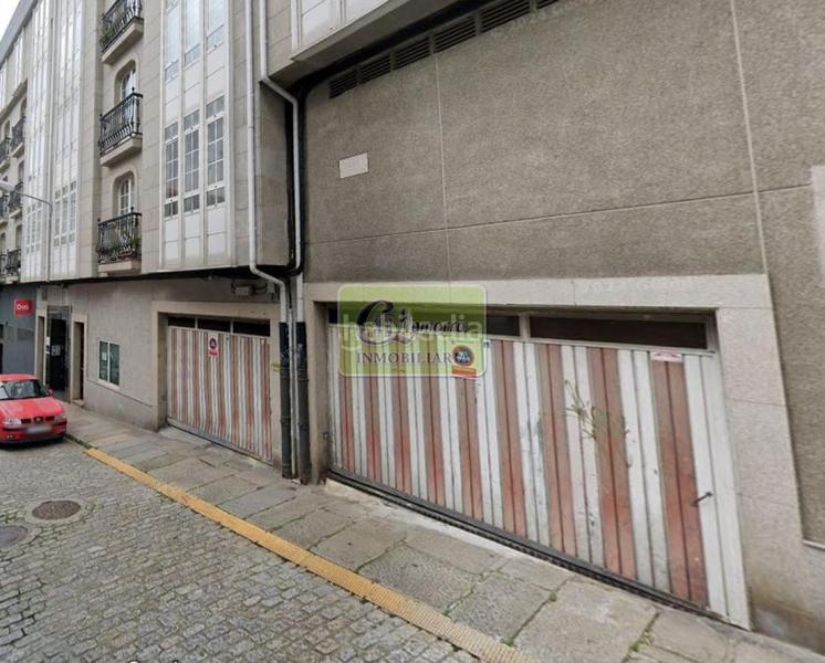 Foto ed800e7e-3988-47d9-8089-fd7fb08e6301. Autoparkplatz in Centro Ferrol