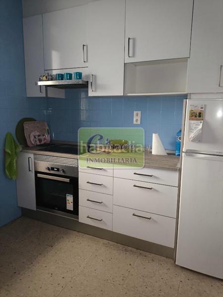 Foto a3d3fbbe-2ccc-434d-a10c-e2daee17b346. Flat with parking in Centro Ferrol