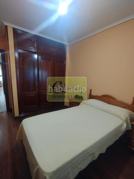 Foto da193acc-a936-4d9d-b37a-ce420a6389c5. Flat with heating in A Malata - Catabois - Ciudad Jardín Ferrol