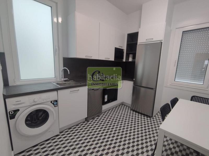 Foto e4b5e356-3849-4fad-b5ca-ee1ac9d6ae7a. Rent flat with heating in Canido Ferrol