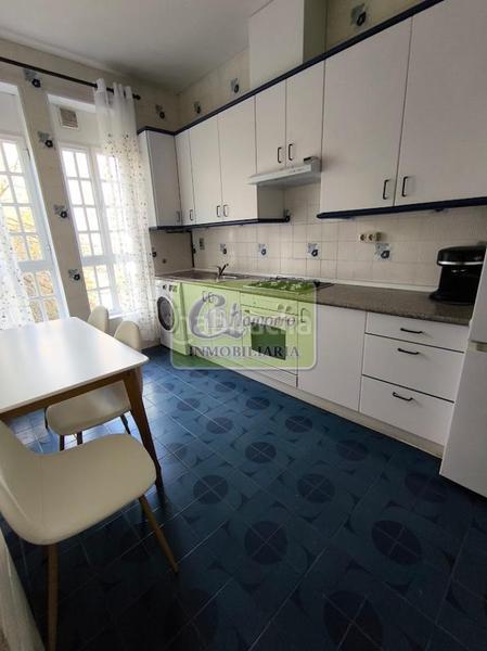 Foto c1c05f2c-9c49-4c28-b5c1-61628b998eca. Rent flat with heating in Centro Ferrol