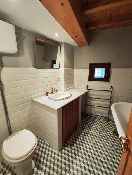 Foto 4e7a8ef9-f53d-4a0e-bb3b-b2d5bc502b73. House with fireplace heating in Parroquias de Santiago Santiago de Compostela