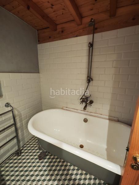 Foto 9d109c3b-ad32-464f-b1a8-7cecb665f21d. House with fireplace heating in Parroquias de Santiago Santiago de Compostela