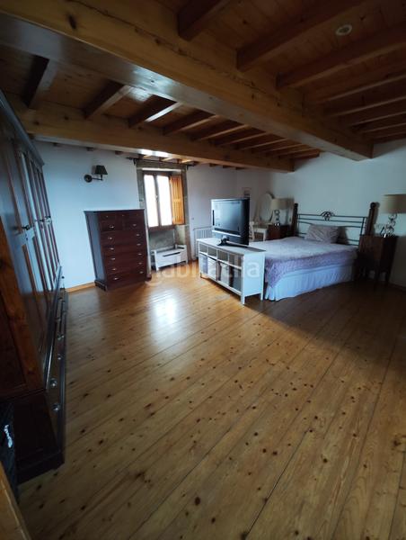 Foto fe4b8db0-cc74-43f1-92c2-88fbfed01343. House with fireplace heating in Parroquias de Santiago Santiago de Compostela