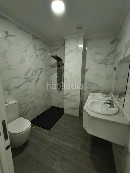 Foto 09f3bdd4-1bc8-4c21-9eb8-2ab4ce36301c. Alquiler local comercial  centrico para actividad profesional en Santiago de Compostela