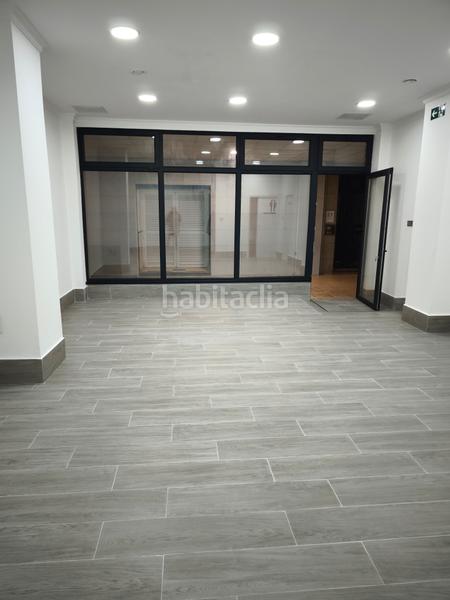 Foto c494fafb-92c8-4e2b-b98f-8540f57a1533. Alquiler local comercial  centrico para actividad profesional en Santiago de Compostela