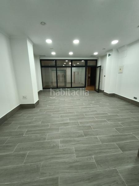 Foto e5e3cf6c-b4cb-4b88-9c77-e3f346e1a3ef. Alquiler local comercial  centrico para actividad profesional en Santiago de Compostela