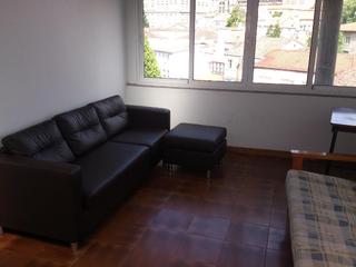 Rent Flat  Rúa do pombal. Alquiler por periodo de curso universitario, piso de 4/5 dormito