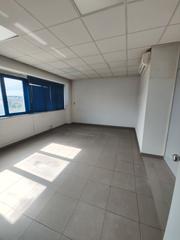 Location Local commercial à Campus Norte - San Caetano. Oficina poligono del tambre
