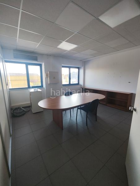 Foto 1715365c-b9e8-4216-a8f3-0dc0a2336e9b. Alquiler oficina  en el poligono del tambre en Santiago de Compostela