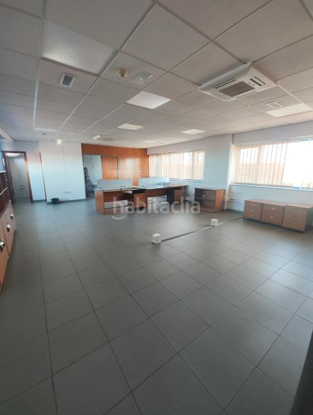 Foto d5ad220e-3cb6-45f9-87e4-cc851f2115c6. Alquiler oficina  en el poligono del tambre en Santiago de Compostela