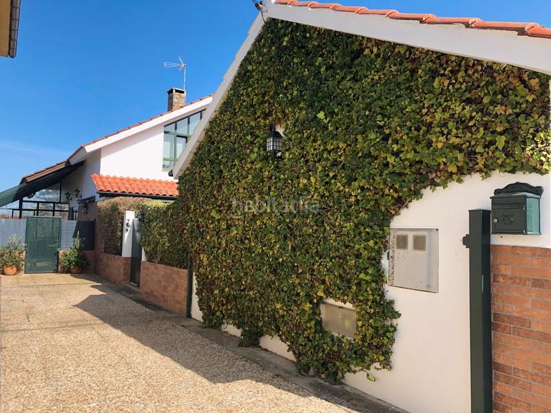 Foto de614eac-7e8b-445e-ab7c-ac1b3e0a3e12. Chalet with heating parking pool in Oleiros pueblo Oleiros