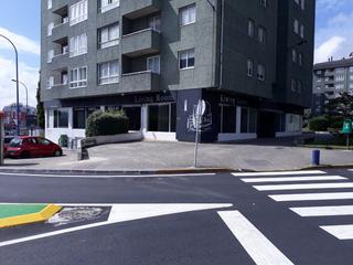 Local commercial à Portádego - Vilaboa Norte. Local de 650 m2 en fonteculler (o burgo)