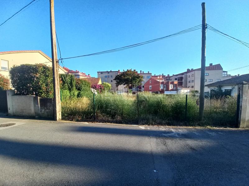 Foto c3b56c2f-ea43-4b52-b0fa-fb788a700ef6. Terreny residencial a Perillo Oleiros