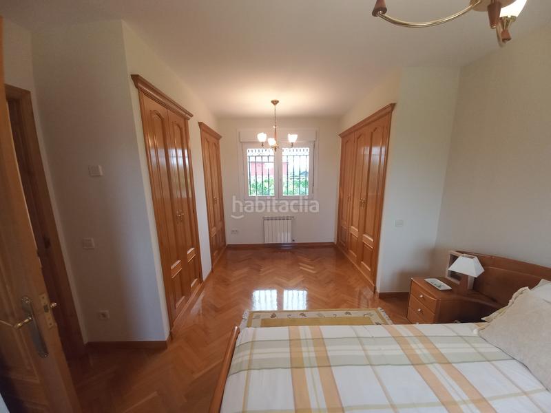 Foto 49e3f26c-acd1-4d30-950f-49c6dbd363cf. Chalet with fireplace heating parking in Dorneda Oleiros