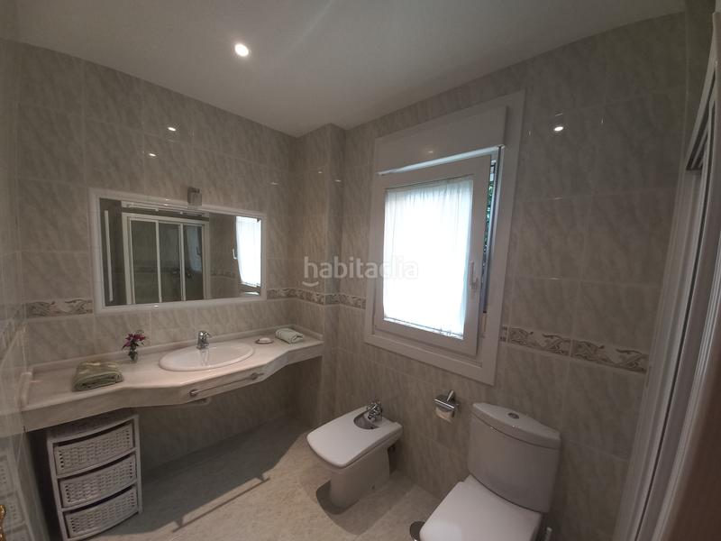 Foto efc39e41-236c-44c8-8e50-676066514287. Chalet with fireplace heating parking in Dorneda Oleiros