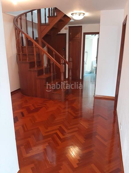Foto f4ee38f2-d5e1-4fc8-b33e-66f830310023. Duplex con parcheggio in Perillo Oleiros