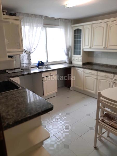 Foto 0477eaf0-045d-4c39-96b9-5c9dc75acbce. Zweistöckige wohnung mit parking in Perillo Oleiros