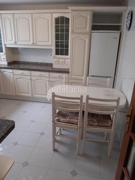 Foto f2568938-1117-471d-8dfe-3f2e7d1a2673. Zweistöckige wohnung mit parking in Perillo Oleiros