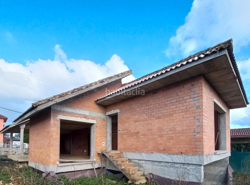 Foto b2809f7c-c580-44e4-8bee-60186d747816. Chalet avec parking dans Bergondo